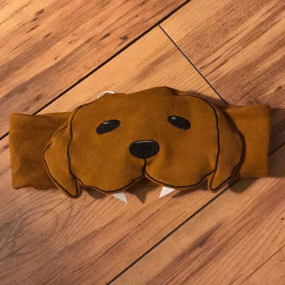 Sleepmask with bluetooth wiring